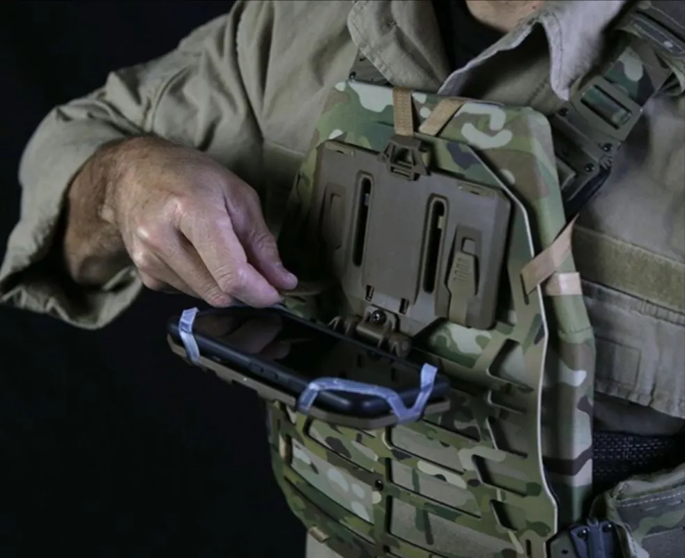FlipLite™ – מתקן טקטי לנשיאת מכשיר טלפון חכם מבית S&S Precision – תמונה 4